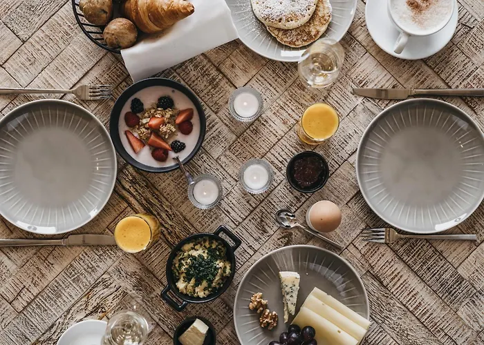 Vaya Paznaun Inklusive Silvretta Card Premium Im Sommer Otel Galtür