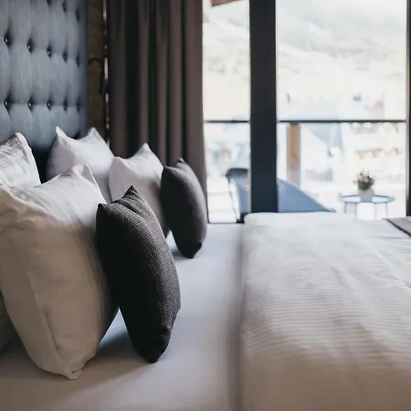 Vaya Paznaun Inklusive Silvretta Card Premium Im Sommer Otel Galtür
