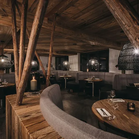 Otel Vaya Paznaun Inklusive Silvretta Card Premium Im Sommer Galtür